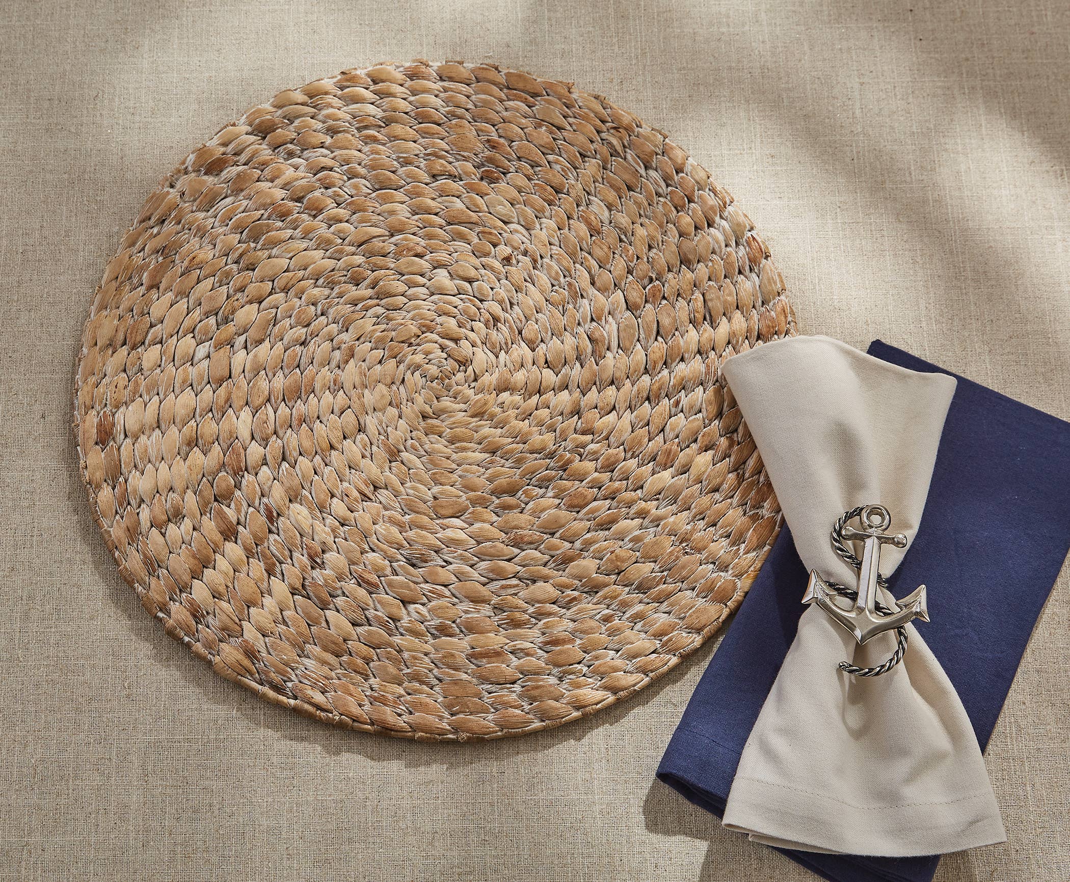 Braided Hyacinth Round Placemat - White