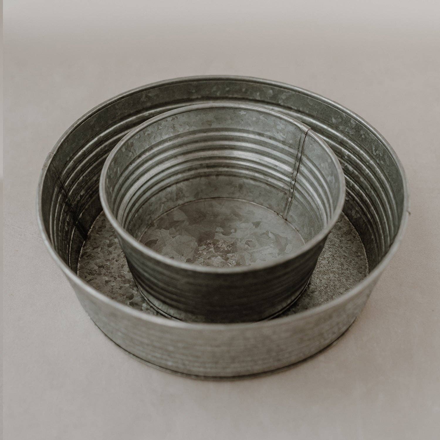 Metal box round 30cm