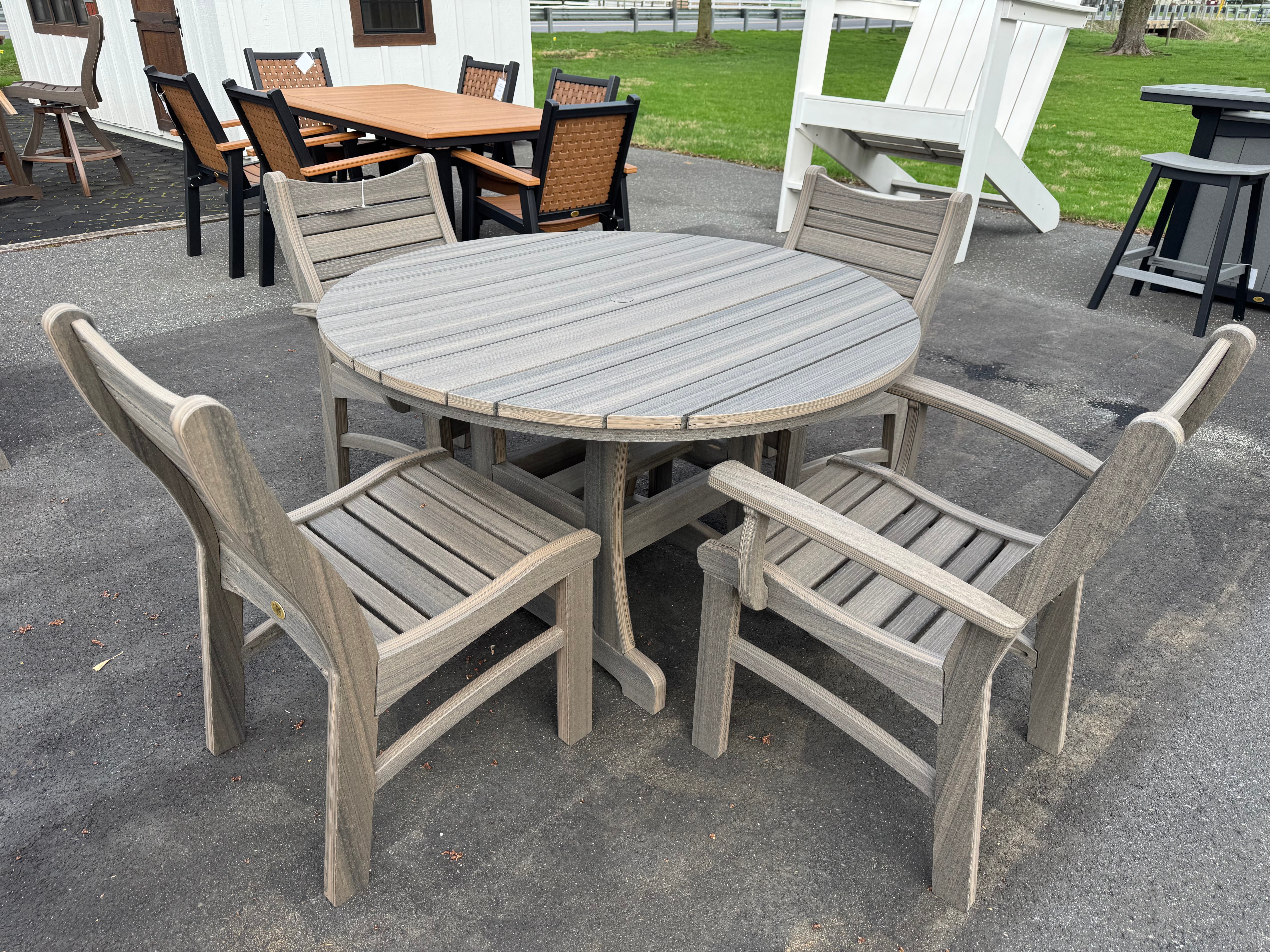 Amish made Bayshore outdoor round dining table with four matching chairs  - outdoor patio furniture 